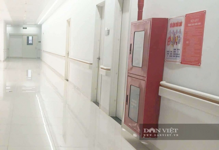 Cận cảnh dàn thiết bị, máy móc hơn 1.000 tỉ đồng trước ngày Bệnh viện Bạch Mai cơ sở 2 khánh thành 11 Khu vực hành lang bệnh viện được lau dọn sạch sẽ trước ngày khánh thành. Ảnh: Gia Khiêm