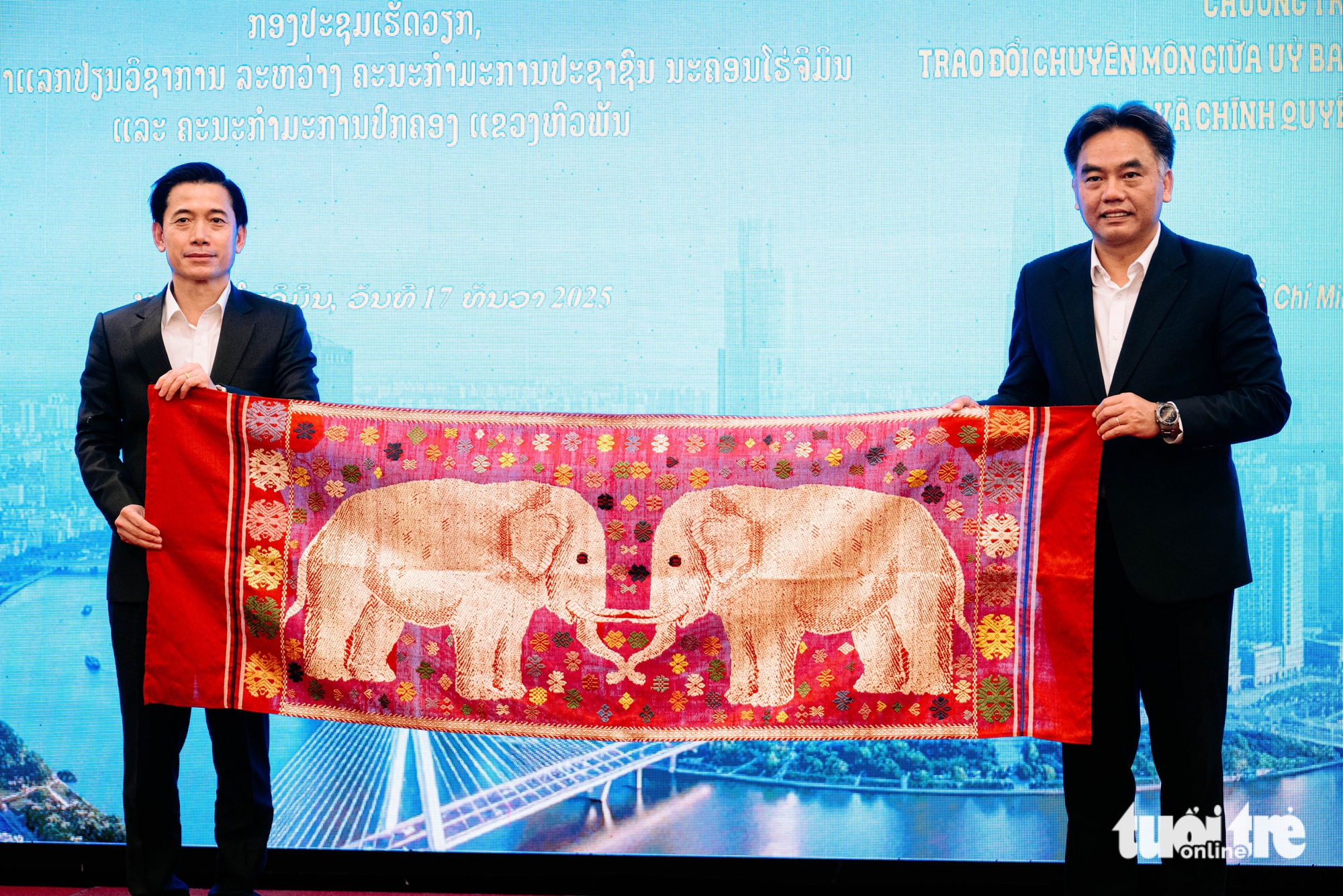 TP.HCM chia sẻ kinh nghiệm phát triển với tỉnh Houaphanh của Lào - Ảnh 4. TP.HCM chia sẻ kinh nghiệm phát triển với tỉnh Houaphanh của Lào - Ảnh 4.