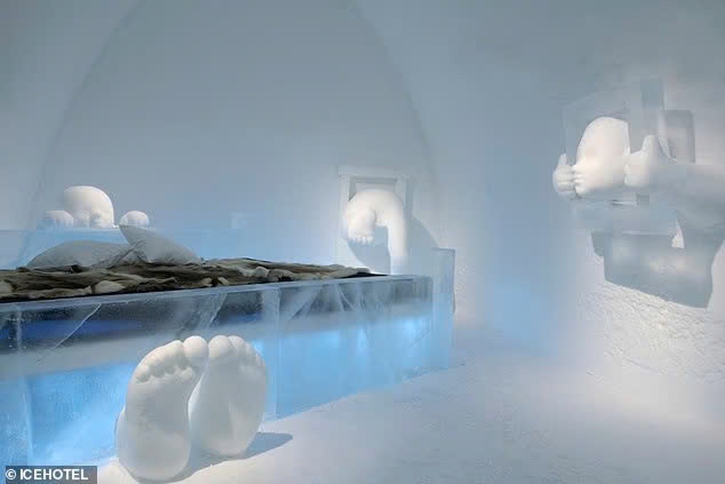 Khách sạn kỳ lạ chỉ tồn tại vài tháng, khách ngủ giữa băng giá -5 độ C - 4