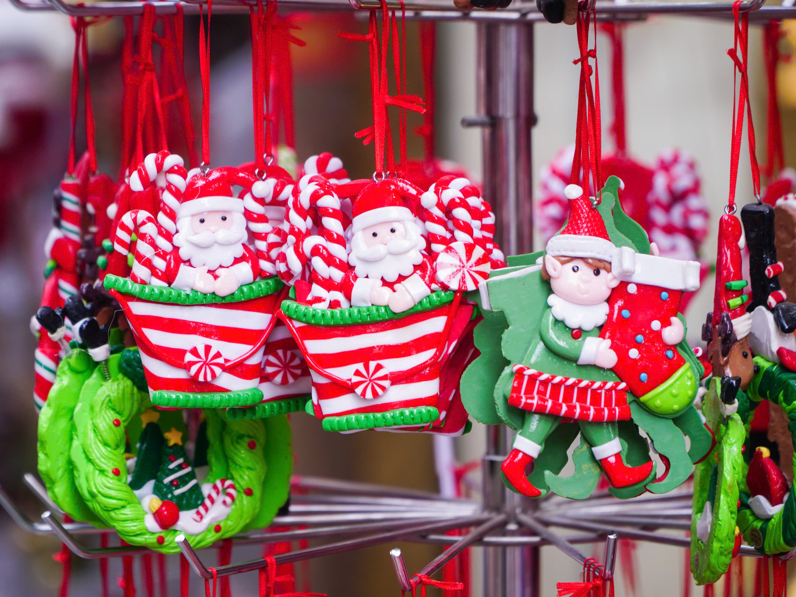 Phố phường Hà Nội rực rỡ sắc màu, người trẻ 'lên phố' đón Giáng sinh sớm 5 giáng sinh - Ảnh 5.