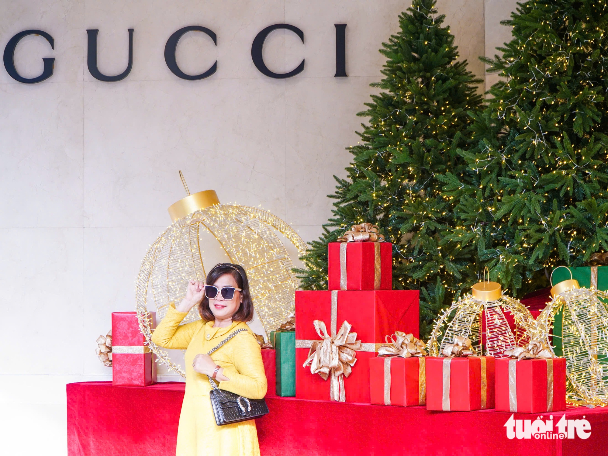 Phố phường Hà Nội rực rỡ sắc màu, người trẻ 'lên phố' đón Giáng sinh sớm 18 giáng sinh - Ảnh 22.