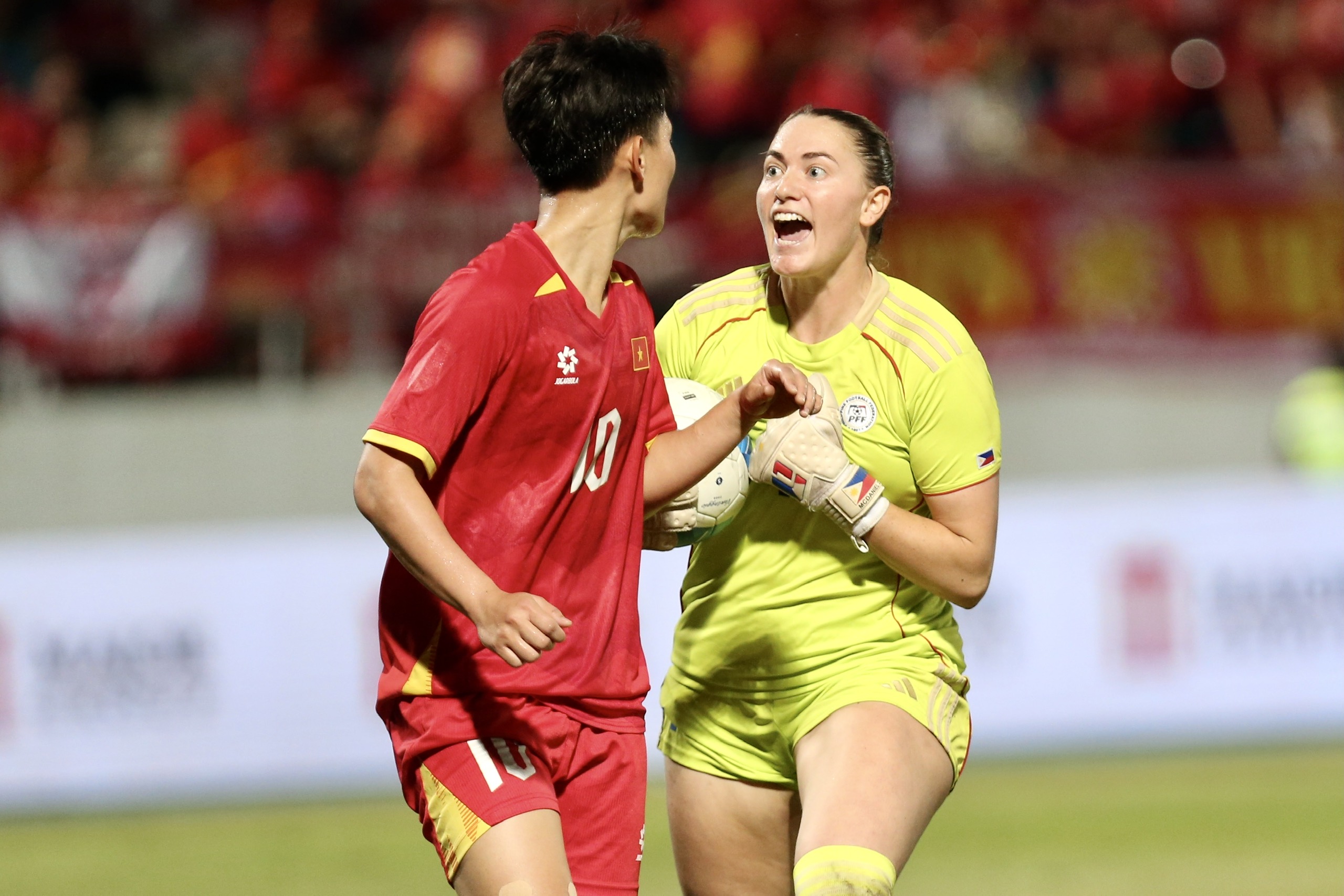 Trọng tài cướp mất HCV SEA Games xứng đáng của đội tuyển nữ Việt Nam: Cay đắng và cảm phục!- Ảnh 9. Trọng tài cướp mất HCV SEA Games xứng đáng của đội tuyển nữ Việt Nam: Cay đắng và cảm phục!- Ảnh 9.