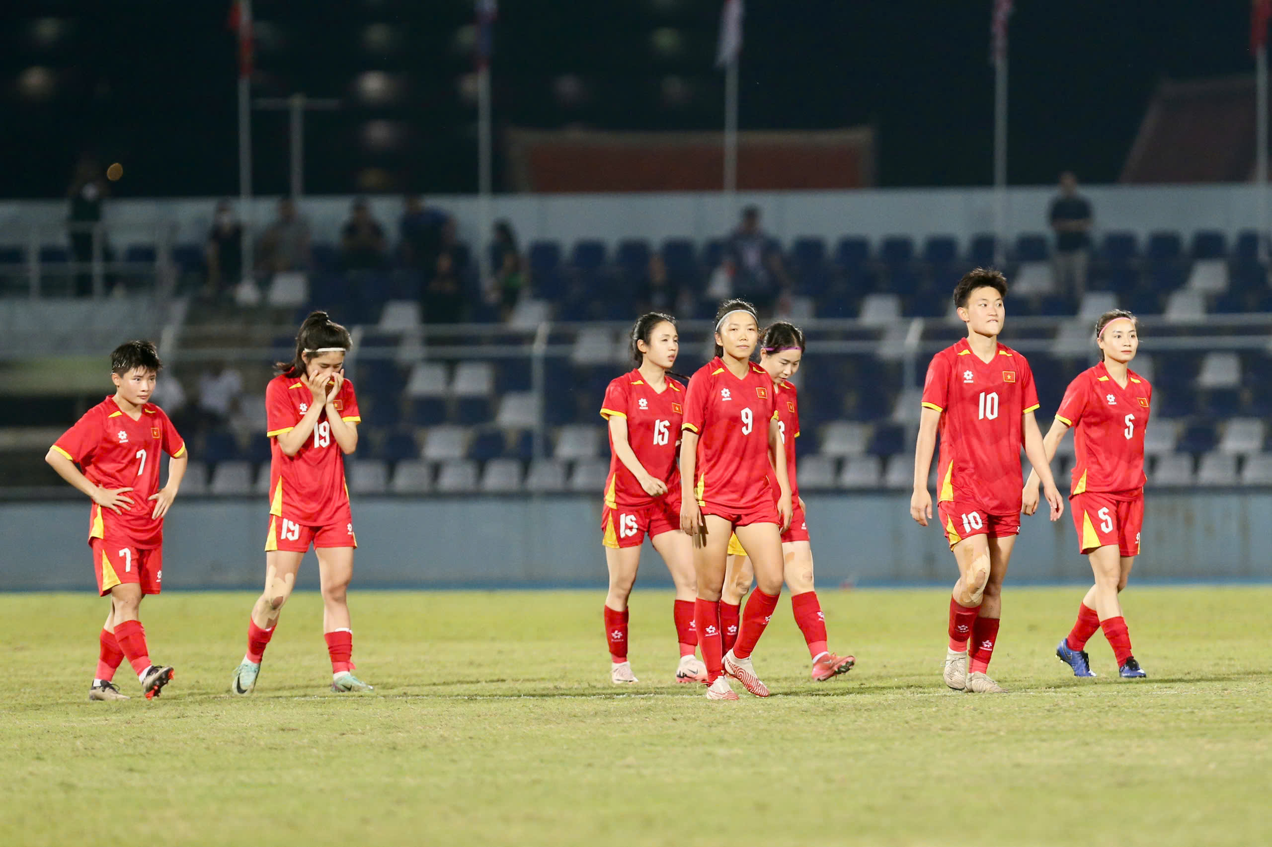 Báo khu vực: 'Nếu bàn thắng được trọng tài công nhận, đội tuyển nữ Việt Nam không thất bại cay đắng’- Ảnh 2.