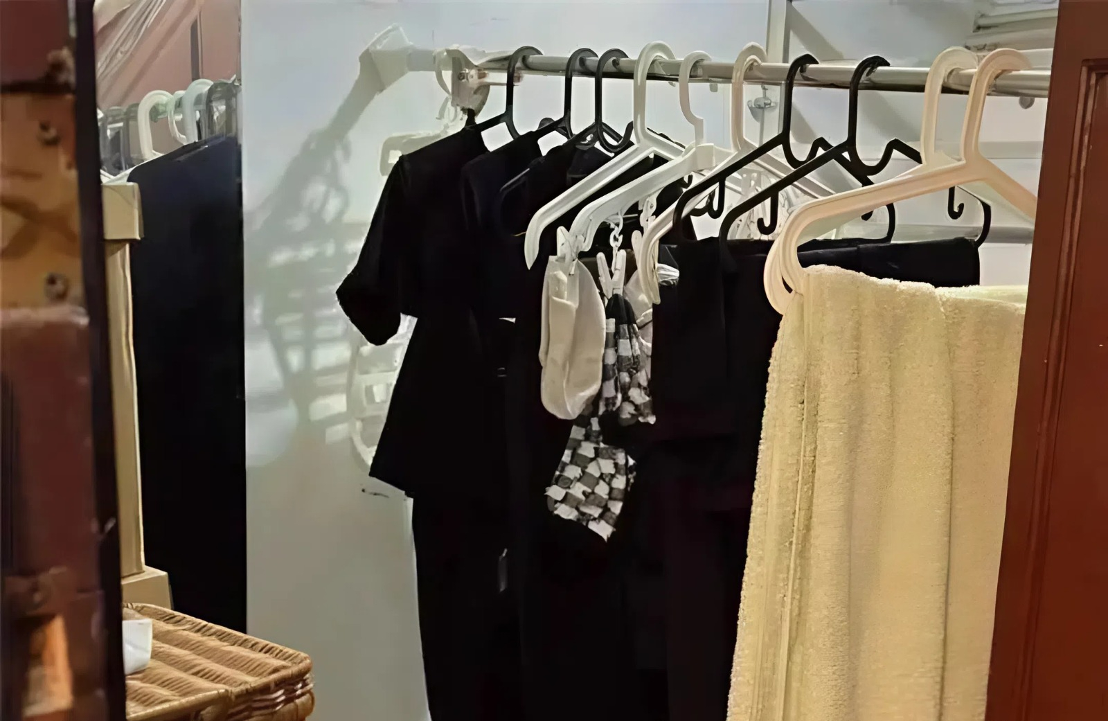 Thánh thần ơi: Nhà Hong Kong chỉ 5m² vẫn tận dụng được từng kẽ hở, muốn bái gia chủ làm sư phụ!- Ảnh 5. Thánh thần ơi: Nhà Hong Kong chỉ 5m² vẫn tận dụng được từng kẽ hở, muốn bái gia chủ làm sư phụ!- Ảnh 5.