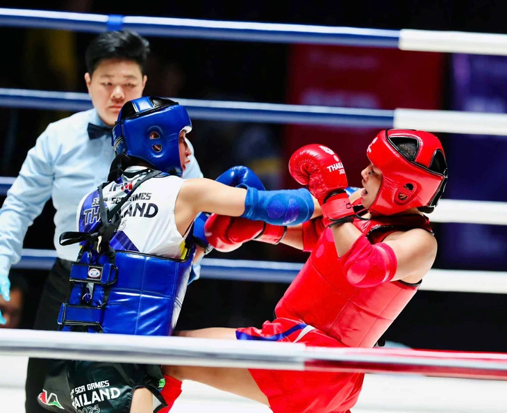 'Mưa vàng' từ vật, đua thuyền và đấu kiếm giúp Việt Nam giành 16 HCV trong ngày 17-12 3 sea games 33 - Ảnh 3.