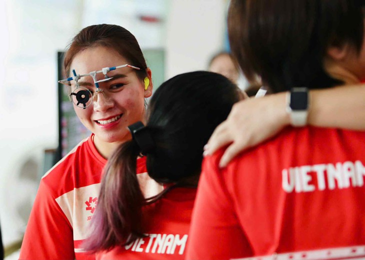 'Mưa vàng' từ vật, đua thuyền và đấu kiếm giúp Việt Nam giành 16 HCV trong ngày 17-12 18 sea games 33 - Ảnh 18.