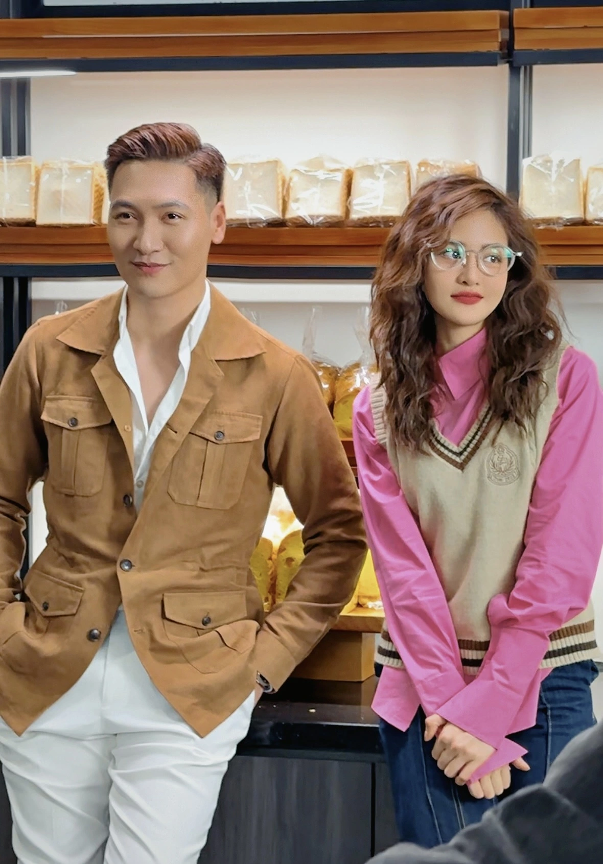 "Bạn gái Mạnh Trường" hiếm hoi khoe nhan sắc mẹ ruột trẻ đẹp như chị em sinh đôi khiến con gái cũng phải "xách dép" 8 Thùy Anh - Mạnh Trường từng là cặp đôi màn ảnh gây sốt khi đóng chung phim Đừng nói khi yêu.