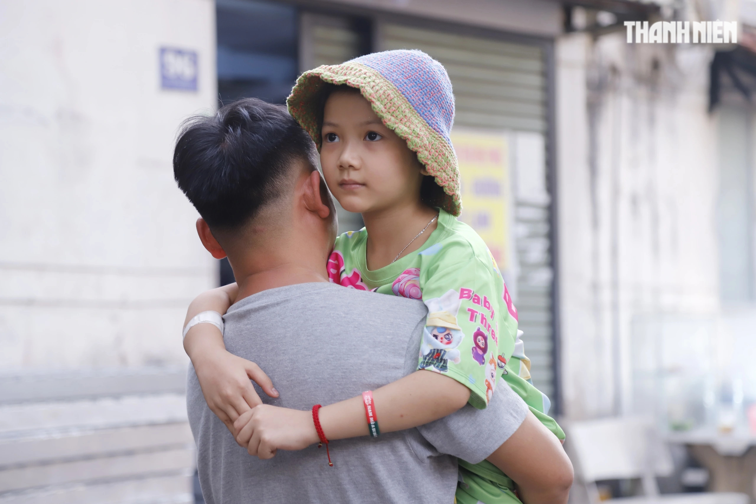 Cha nghèo chạy xe ôm bán hết tài sản, 'còn 2 triệu đồng' cứu con ung thư- Ảnh 7. Cha nghèo chạy xe ôm bán hết tài sản, 'còn 2 triệu đồng' cứu con ung thư- Ảnh 7.