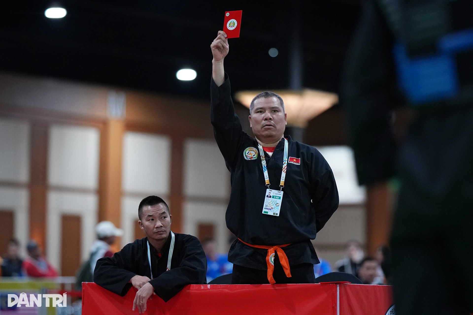 Bị VĐV Thái Lan triệt hạ, võ sĩ Silat Việt Nam nén đau thi đấu giành HCV - 7 Bị VĐV Thái Lan triệt hạ, võ sĩ Silat Việt Nam nén đau thi đấu giành HCV - 7