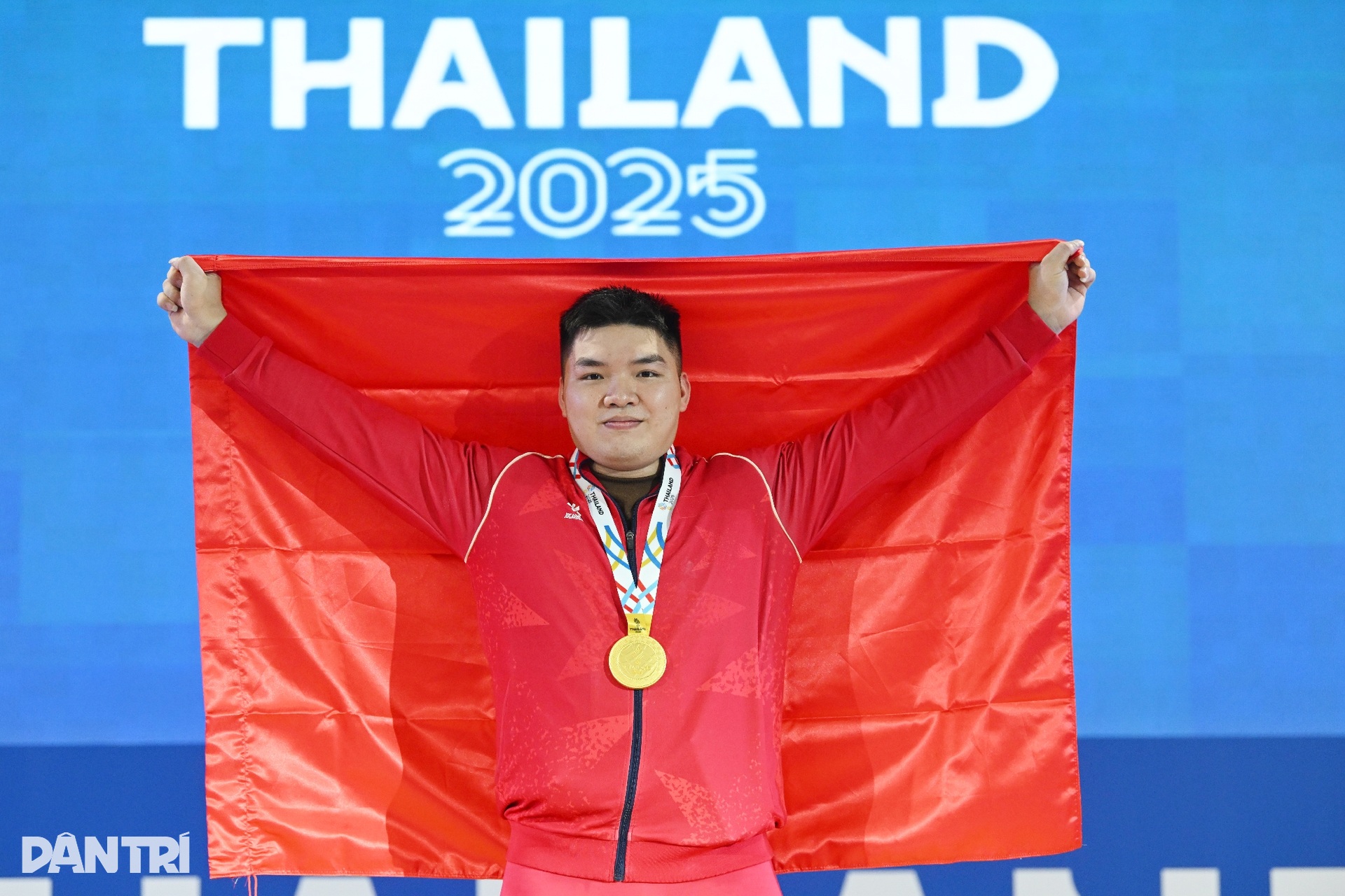 HCV vụt khỏi tay, lực sĩ Thái Lan khóc nghẹn trước bản lĩnh Việt Nam - 14