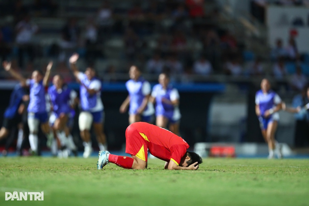 Tiết lộ bất ngờ về trọng tài khiến tuyển nữ Việt Nam mất oan bàn thắng - 2