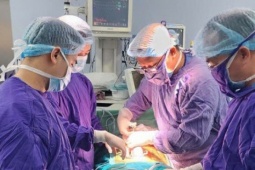 Tai nạn khi “cứu bóng” khiến thanh niên phải cắt bỏ tinh hoàn