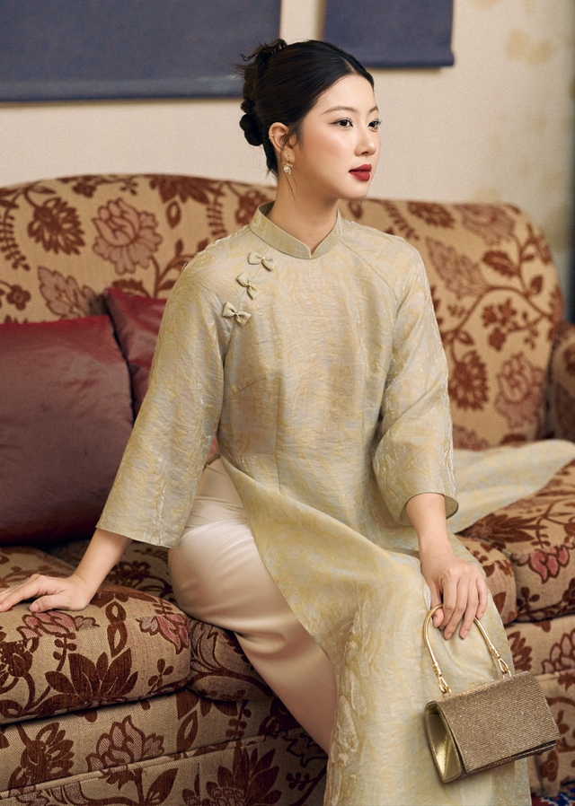 Áo dài cách tân là phong cách của phụ nữ hiện đại 7 Áo dài cách tân là phong cách của phụ nữ hiện đại - Ảnh 7.