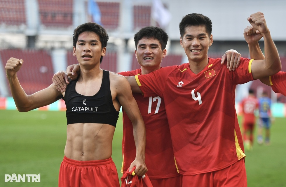 Chuyên gia châu Âu: “U22 Việt Nam thi đấu căng thẳng, sợ mắc sai lầm” - 2