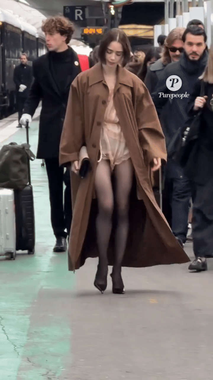 Lily Collins giúp Rosé không còn đơn độc, hóa ra dân châu Âu cũng ngứa mắt với trend đồ ngủ- Ảnh 1. Lily Collins giúp Rosé không còn đơn độc, hóa ra dân châu Âu cũng ngứa mắt với trend đồ ngủ- Ảnh 1.