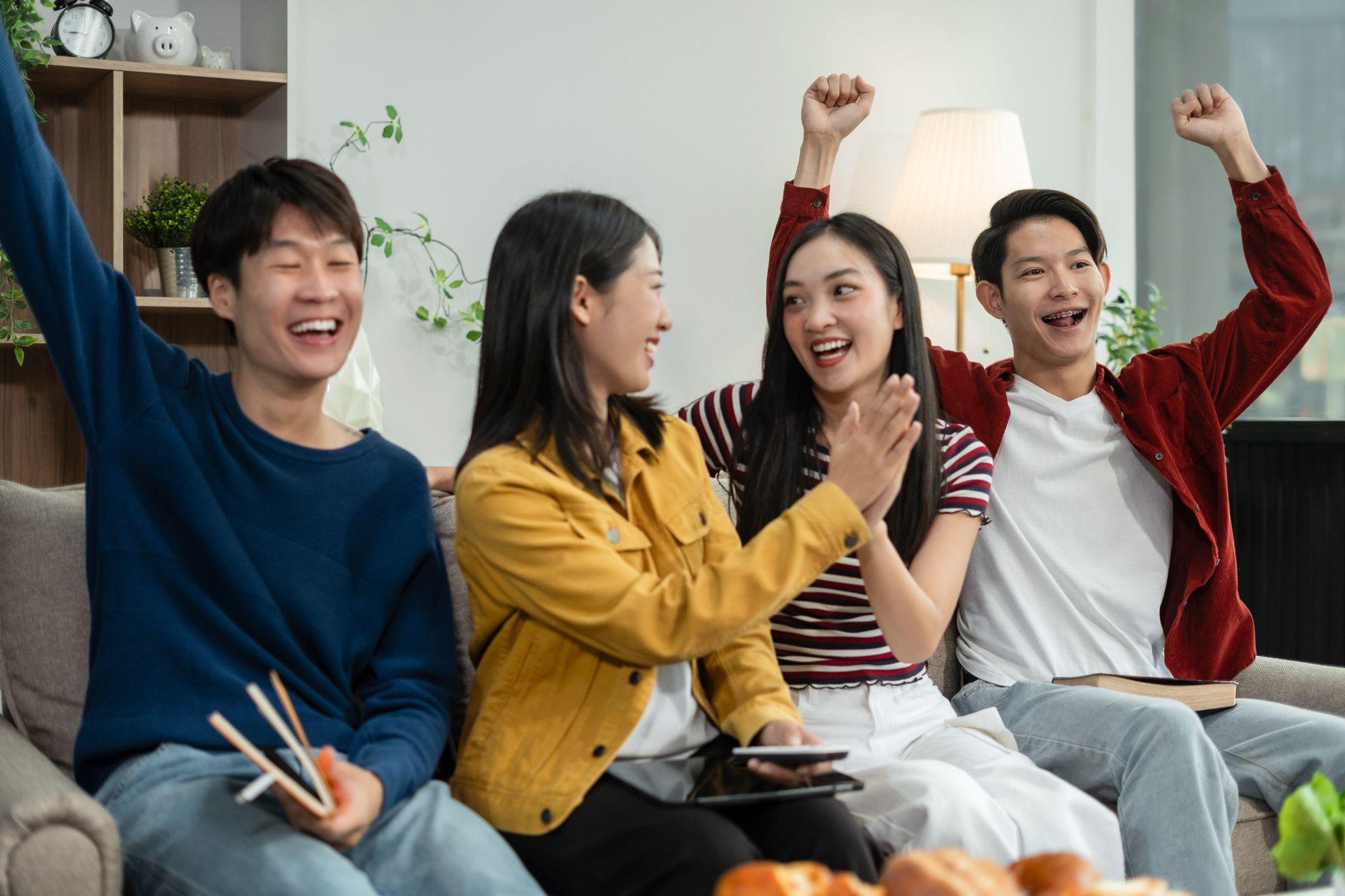 Ngỡ chỉ cảm cúm, cầu thủ Pháp phải cắt một chân do não mô cầu 3 VNVC - Ảnh 4.