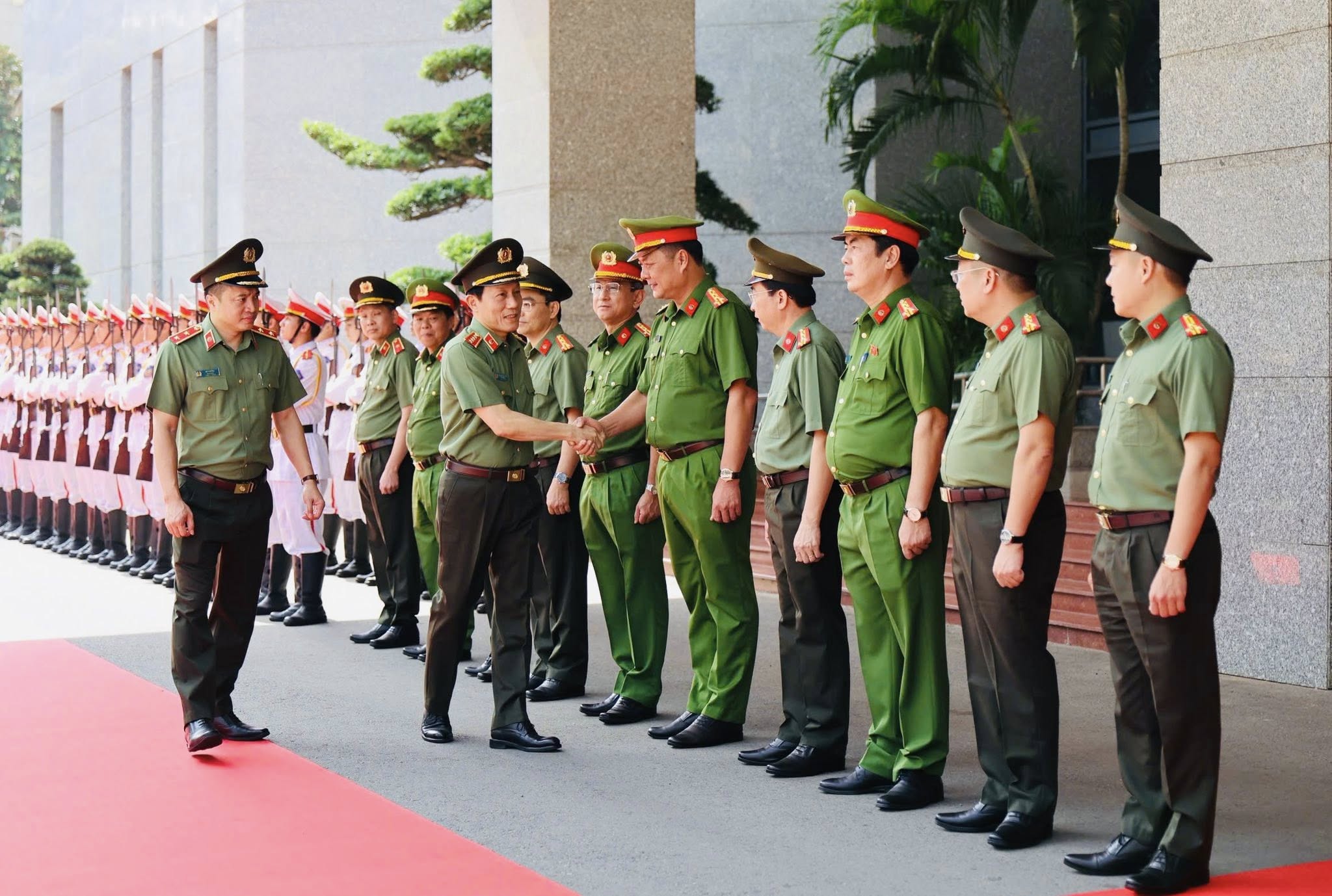Bộ trưởng Công an khen Công an TP.HCM kéo giảm sâu tội phạm trật tự xã hội- Ảnh 2. Bộ trưởng Công an khen Công an TP.HCM kéo giảm sâu tội phạm trật tự xã hội- Ảnh 2.