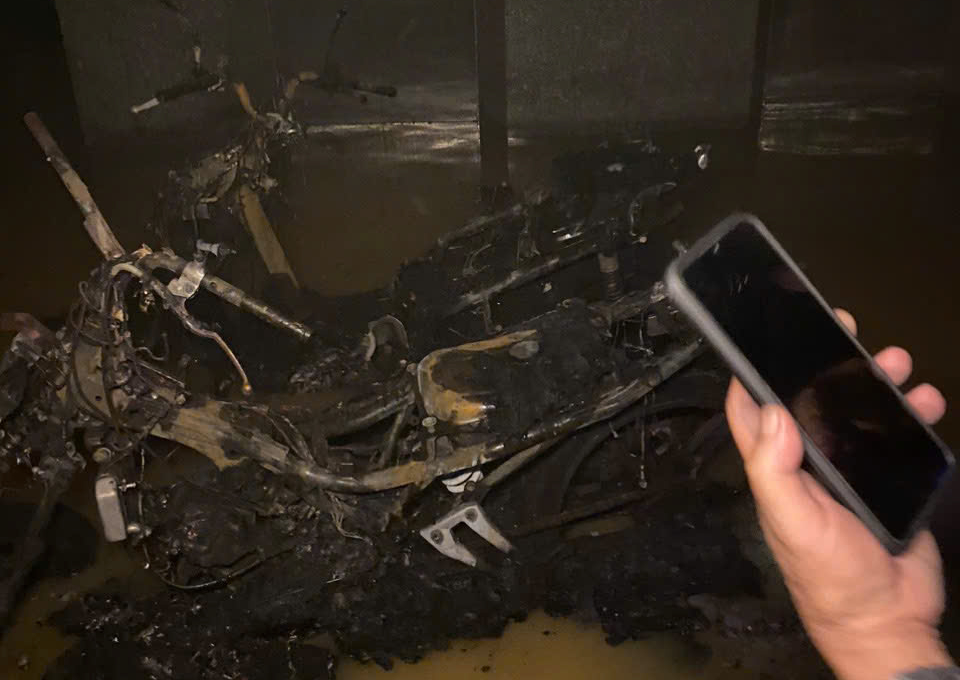 Tiếp tục tranh cãi chuyện chung cư ‘cấm’ xe điện dưới tầng hầm 2 XE ĐIỆN - Ảnh 2.