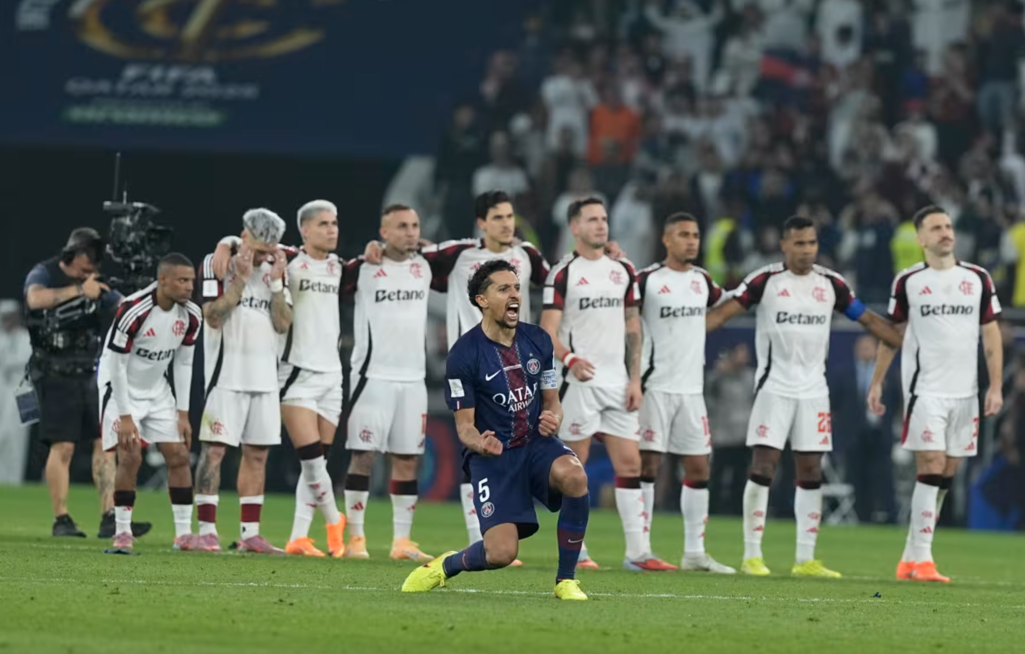 Thủ môn đẩy 4 quả luân lưu, PSG vô địch Intercontinental Cup 2025 6 Thủ môn đẩy 4 quả luân lưu, PSG vô địch Intercontinental Cup 2025 - Ảnh 6.