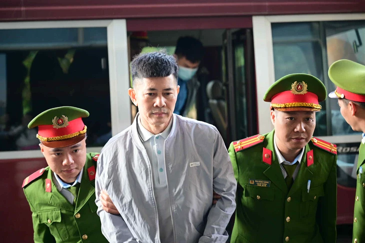 Ông Phạm Thái Hà rút đơn kháng cáo, chấp nhận bản án 5 năm 6 tháng tù 2 Ông Phạm Thái Hà rút đơn kháng cáo, chấp nhận bản án 5 năm 6 tháng tù - Ảnh 2.