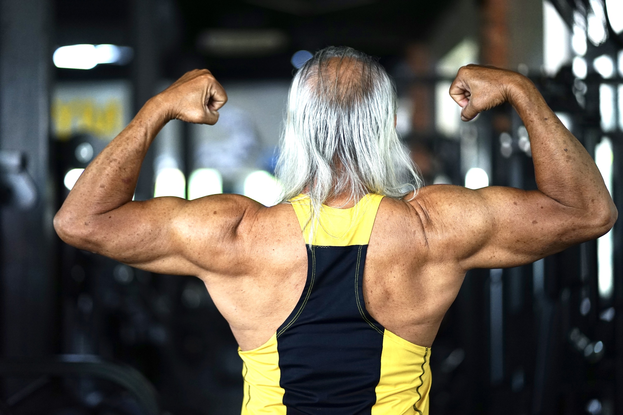 5 giờ sáng của một cụ ông ở TP.HCM khiến cả phòng gym sững sờ- Ảnh 6. 5 giờ sáng của một cụ ông ở TP.HCM khiến cả phòng gym sững sờ- Ảnh 6.