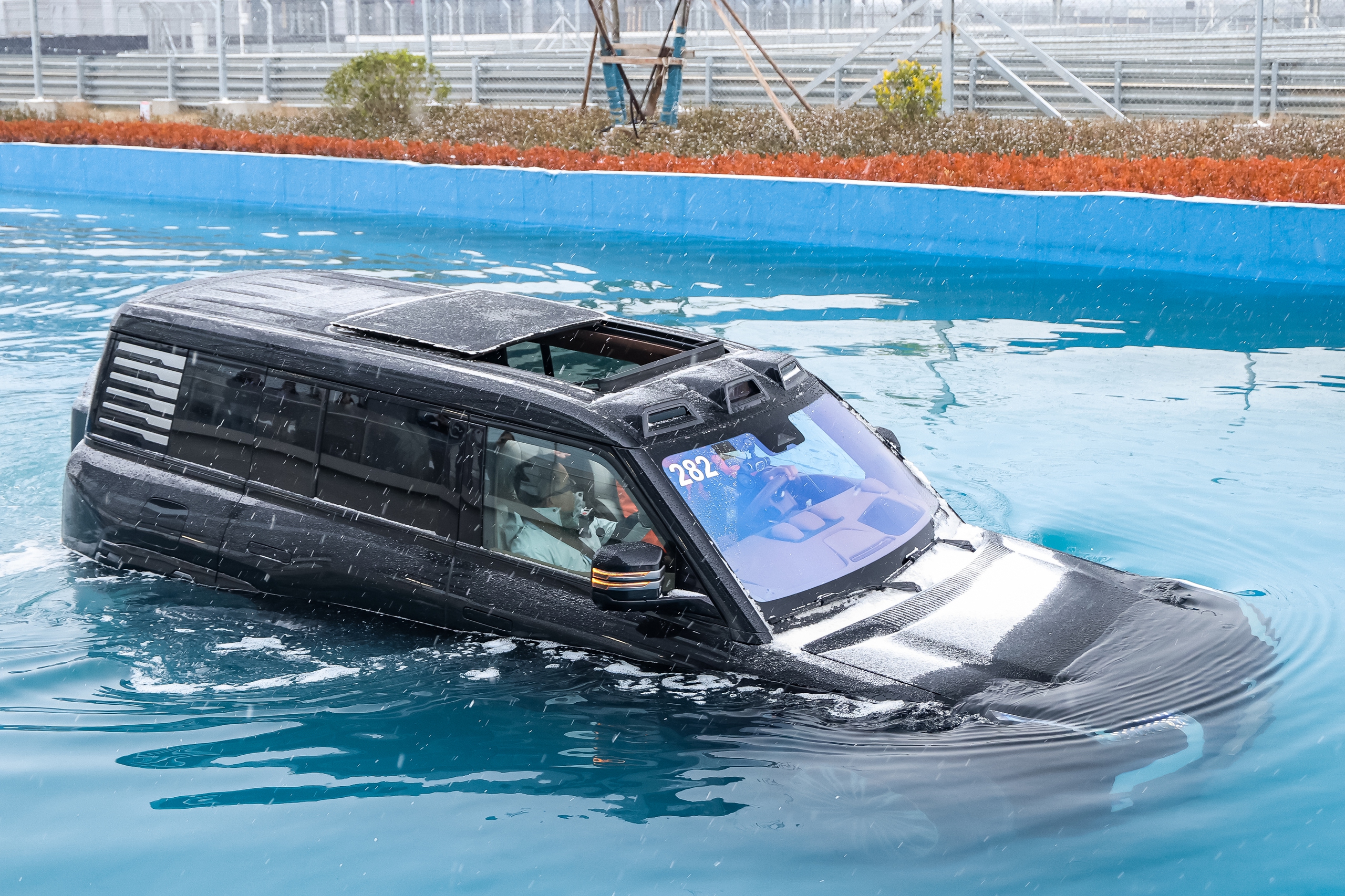 Trường đua BYD: Trải nghiệm tốc độ và công nghệ xe năng lượng mới tại Trịnh Châu - Ảnh 5. Trường đua BYD: Trải nghiệm tốc độ và công nghệ xe năng lượng mới tại Trịnh Châu - Ảnh 5.