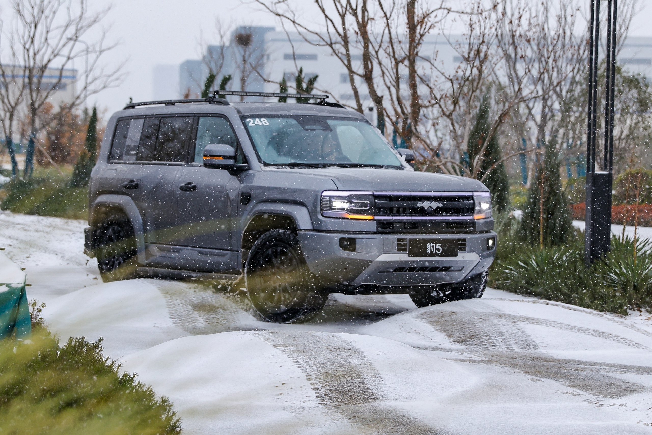 Trường đua BYD: Trải nghiệm tốc độ và công nghệ xe năng lượng mới tại Trịnh Châu - Ảnh 6. Trường đua BYD: Trải nghiệm tốc độ và công nghệ xe năng lượng mới tại Trịnh Châu - Ảnh 6.