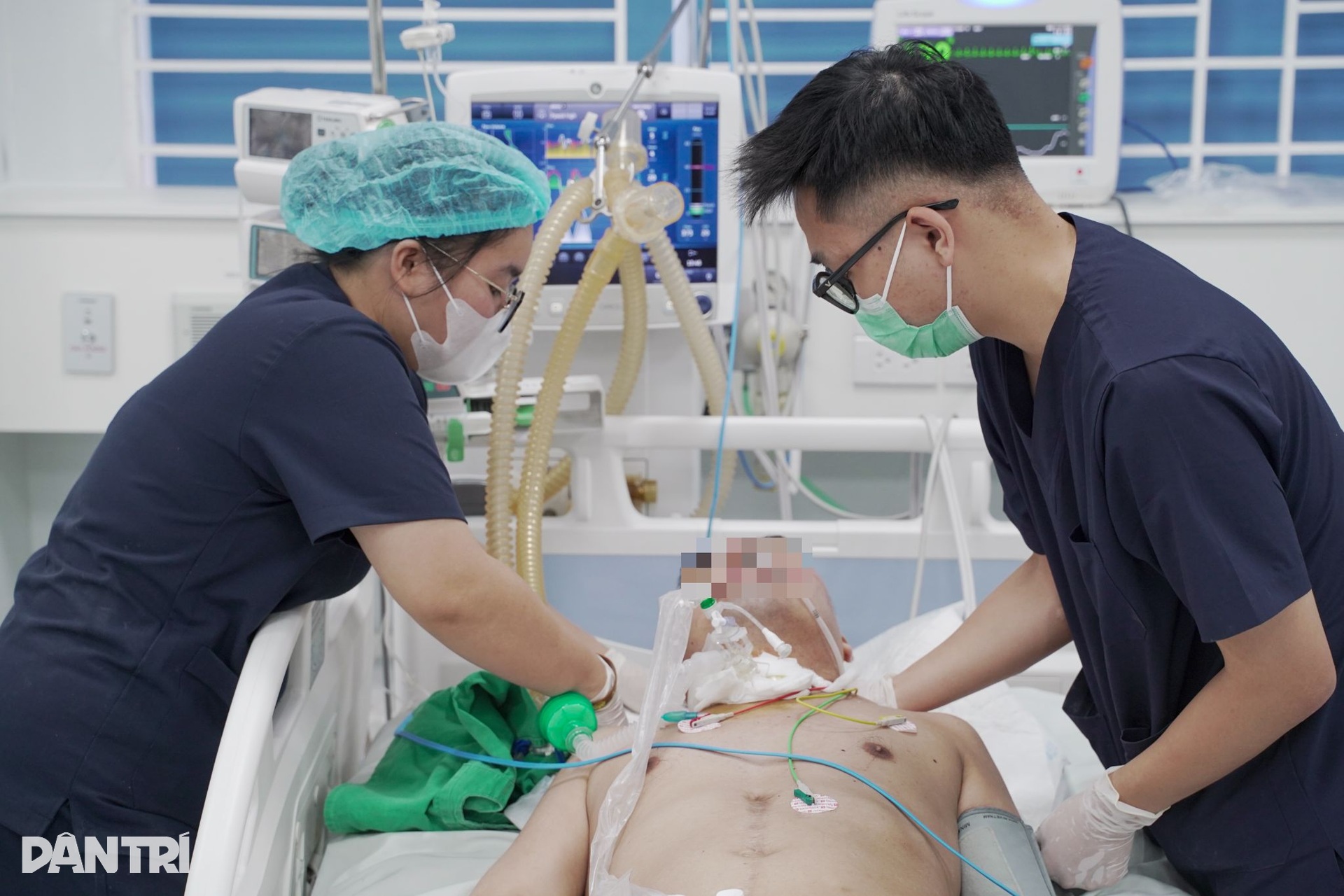 Giữ từng nhịp thở tại nơi điều trị những bệnh nhân nguy kịch vì cúm A - 12 Giữ từng nhịp thở tại nơi điều trị những bệnh nhân nguy kịch vì cúm A - 12