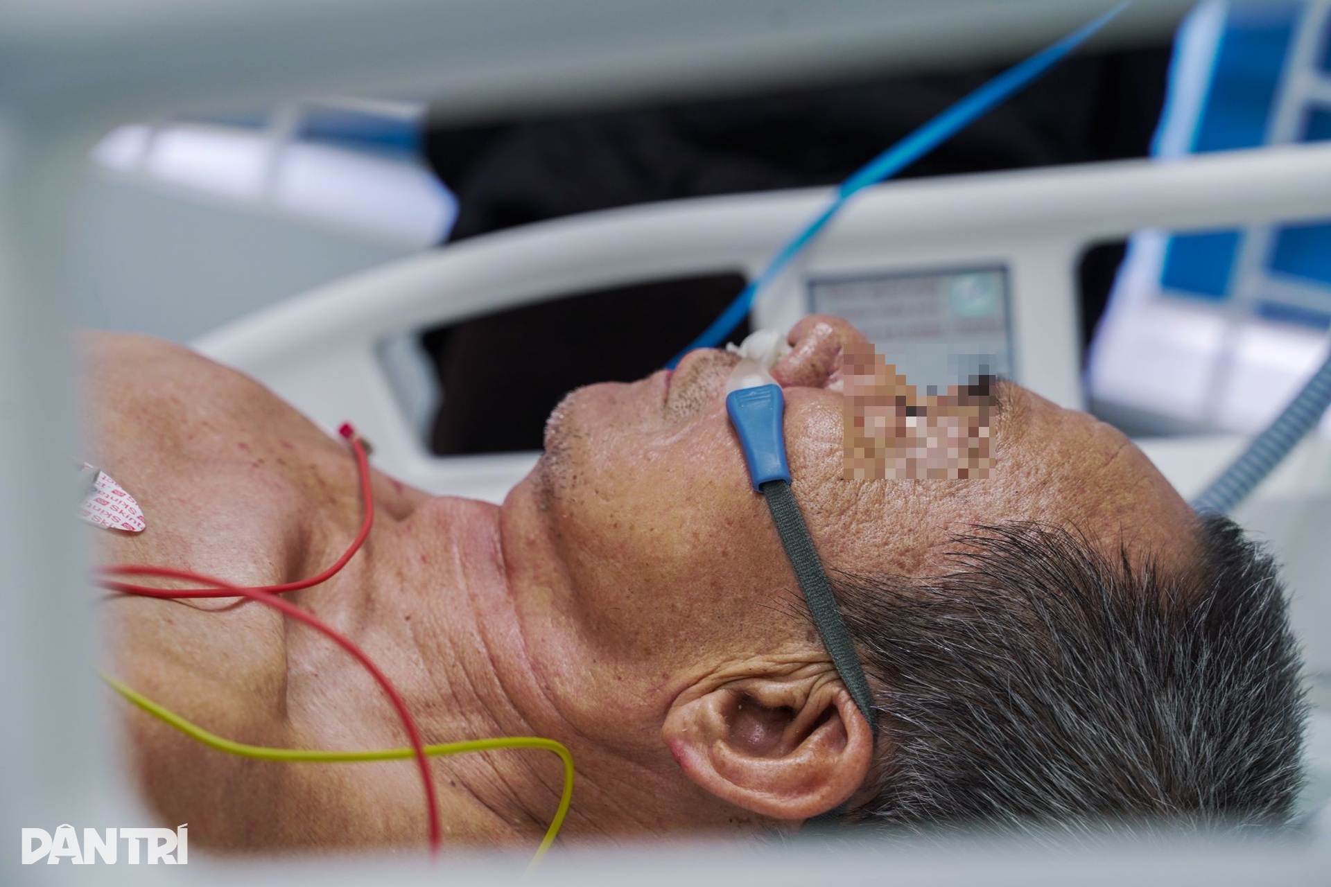 Giữ từng nhịp thở tại nơi điều trị những bệnh nhân nguy kịch vì cúm A - 14 Giữ từng nhịp thở tại nơi điều trị những bệnh nhân nguy kịch vì cúm A - 14