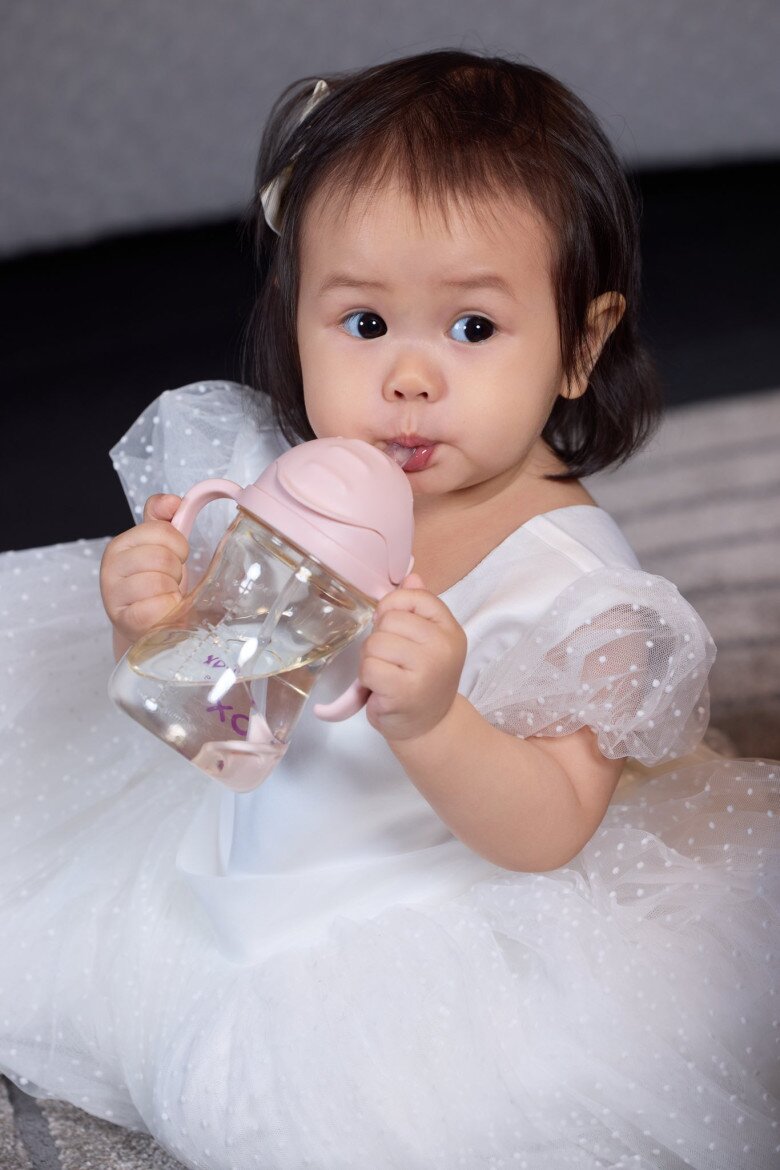 Cháu gái NSND Thanh Lam mới 1 tuổi đã muốn "nối nghiệp" bà ngoại, diện mạo đáng yêu hưởng trọn gen gia đình 7 Cháu gái của NSND Thanh Lam chào đời trong vòng tay yêu thương của cả gia đình.