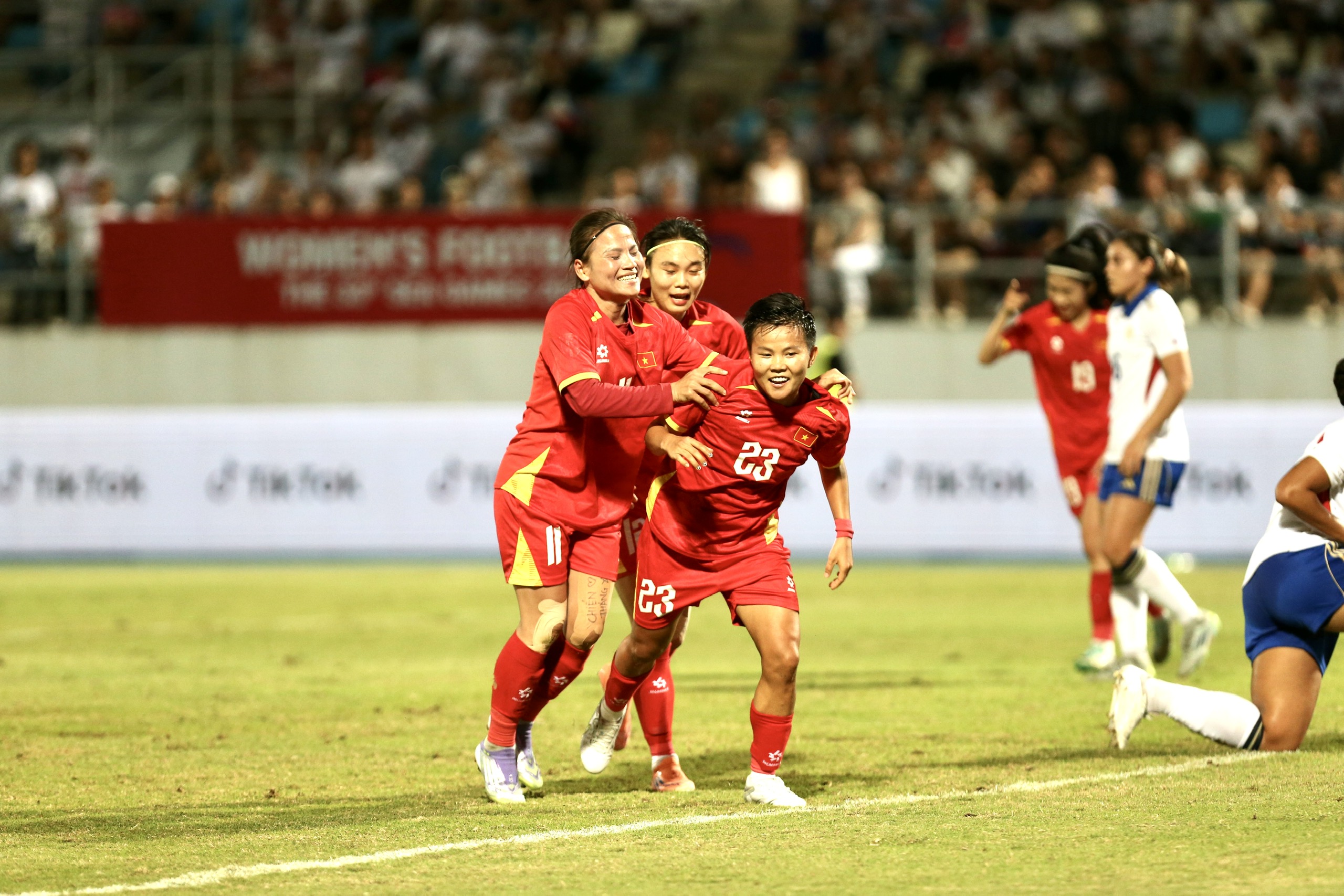 Trọng tài Iran thổi chung kết U.23 Việt Nam đấu Thái Lan, hy vọng không đi lại vết xe đổ trận nữ- Ảnh 5. Trọng tài Iran thổi chung kết U.23 Việt Nam đấu Thái Lan, hy vọng không đi lại vết xe đổ trận nữ- Ảnh 5.