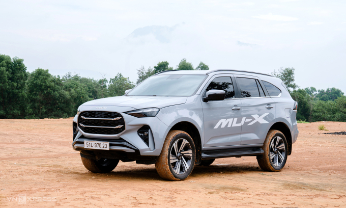 Các đề cử Ôtô của năm 2025 phân khúc SUV/crossover cỡ D - 1
