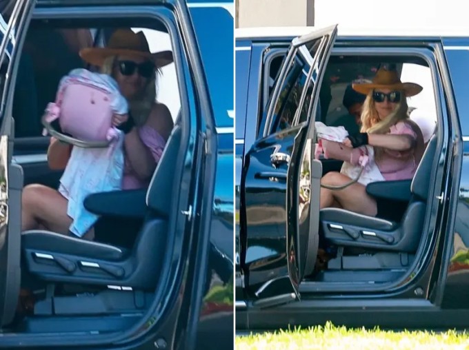 Britney Spears mặc lôi thôi, lộ ngực khi đi dạo ở resort 4 Britney Spears khi trở về Los Angeles sau kỳ nghỉ ở Mexico. Ảnh: Backgrid