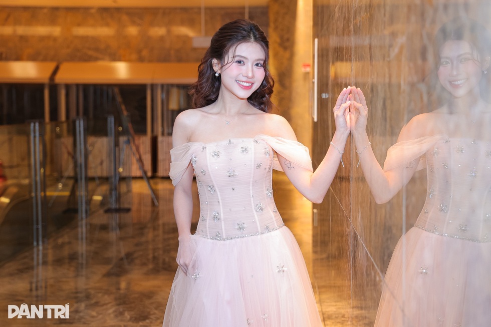 Quỳnh Trang Gia đình trái dấu: Bố mẹ ly hôn, chưa từng thích đại gia - 2