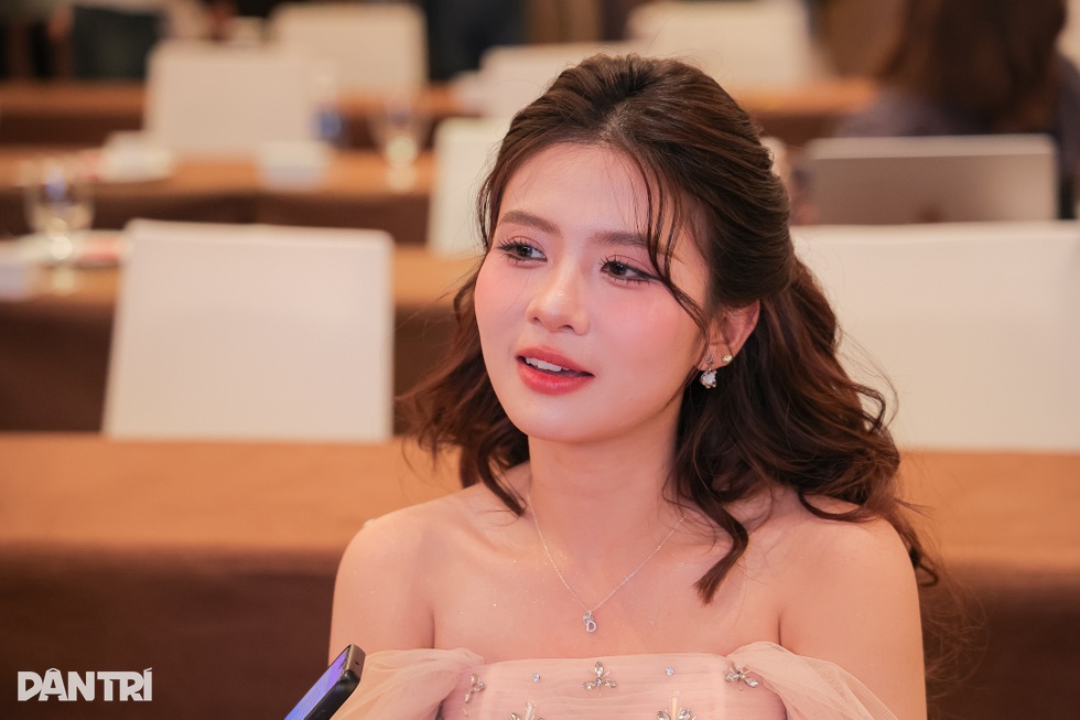 Quỳnh Trang Gia đình trái dấu: Bố mẹ ly hôn, chưa từng thích đại gia - 4