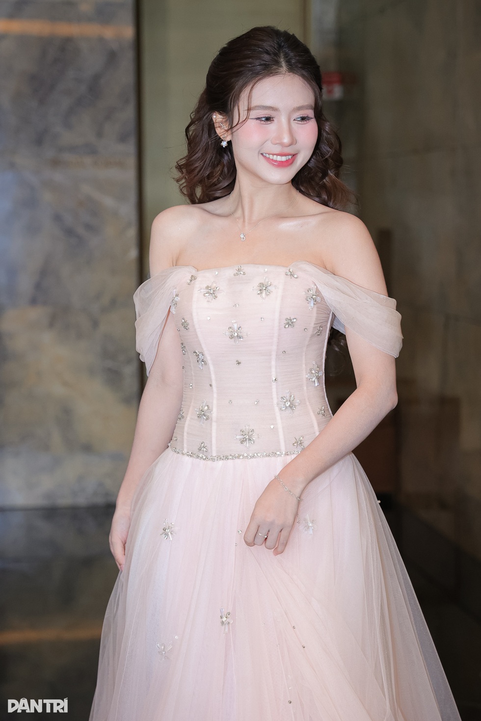 Quỳnh Trang Gia đình trái dấu: Bố mẹ ly hôn, chưa từng thích đại gia - 5 Quỳnh Trang Gia đình trái dấu: Bố mẹ ly hôn, chưa từng thích đại gia - 5