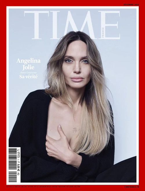 Angelina Jolie công khai vết sẹo cắt bỏ ngực 1 Angelina Jolie lộ vết sẹo phẫu thuật ngực trên bìa tạp chí. Ảnh: Time France