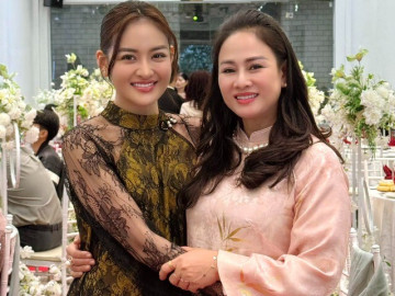 Angelina Jolie công khai vết sẹo cắt bỏ ngực 3 Bạn gái Mạnh Trường hiếm hoi khoe nhan sắc mẹ ruột trẻ đẹp như chị em sinh đôi khiến con gái cũng phải xách dép