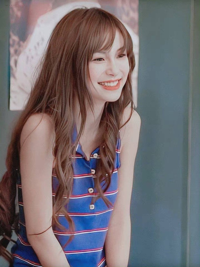 Angelababy đang làm gì với gương mặt của mình vậy?- Ảnh 8.