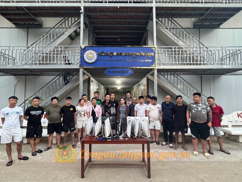 "Bà trùm" Nguyễn Thị Chín sinh năm 1995 cầm đầu đường dây đặc biệt lớn, quy mô lừa đảo trên 7.500 tỷ đồng 3 1766039982 227 Ba trum Nguyen Thi Chin sinh nam 1995 cam dau