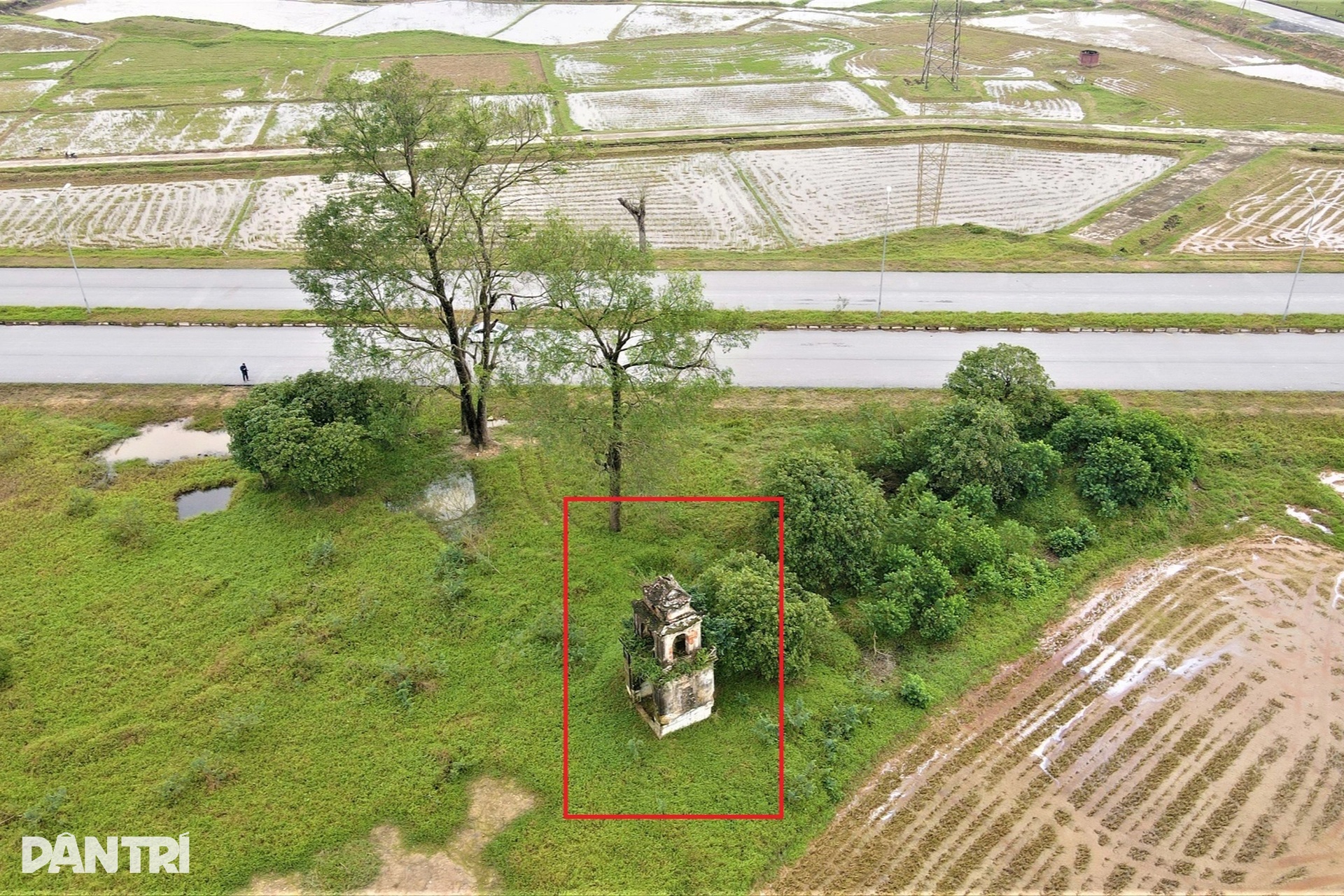 Thuê “thần đèn” dời cổng đền hơn 200 tuổi, đường trăm tỷ vẫn cụt 2 đầu - 4