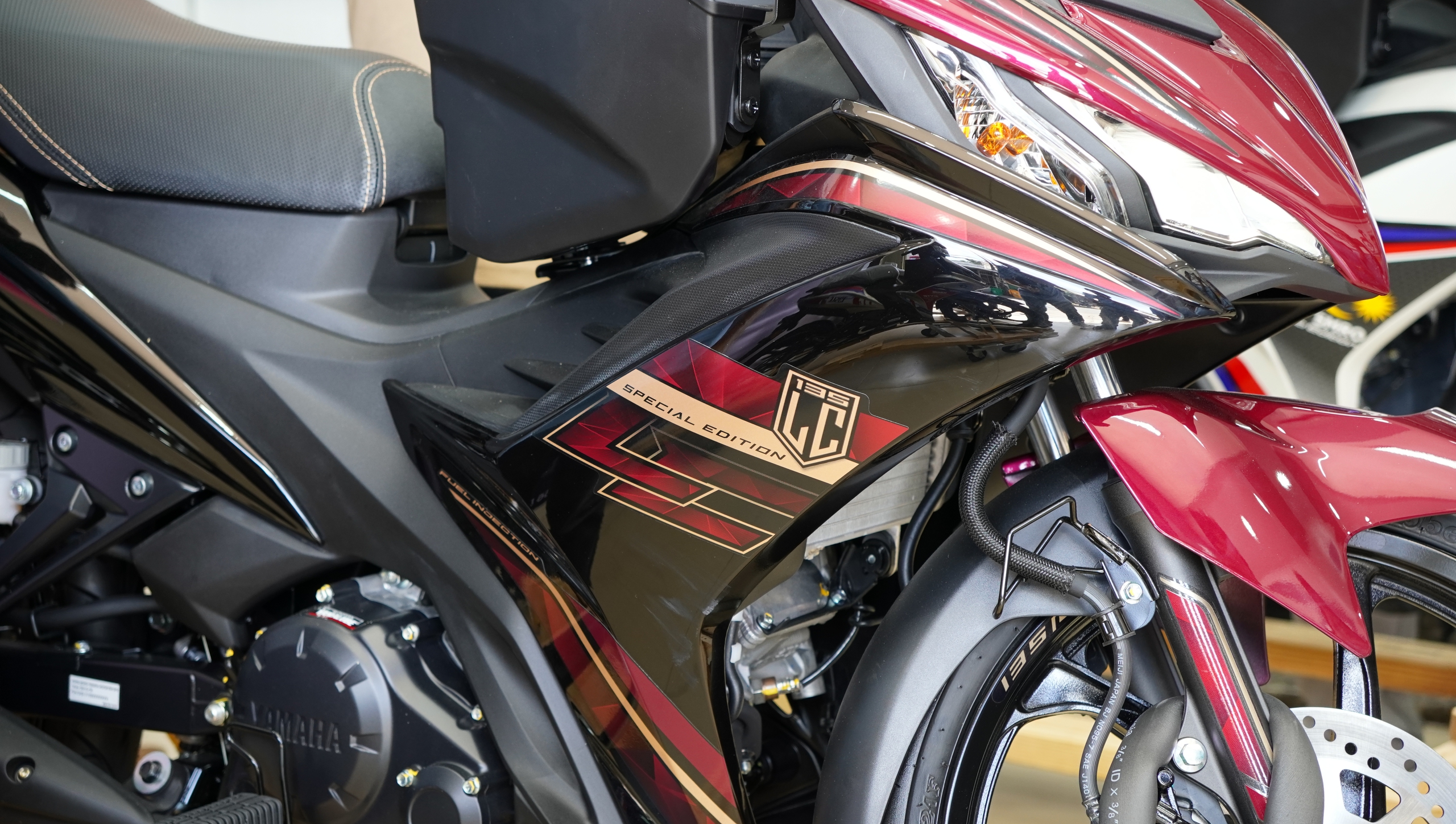 Yamaha 135LC Fi bản đặc biệt đầu tiên về Việt Nam, không dành cho số đông 3 Yamaha 135LC Fi bản đặc biệt đầu tiên về Việt Nam, không dành cho số đông - Ảnh 3.