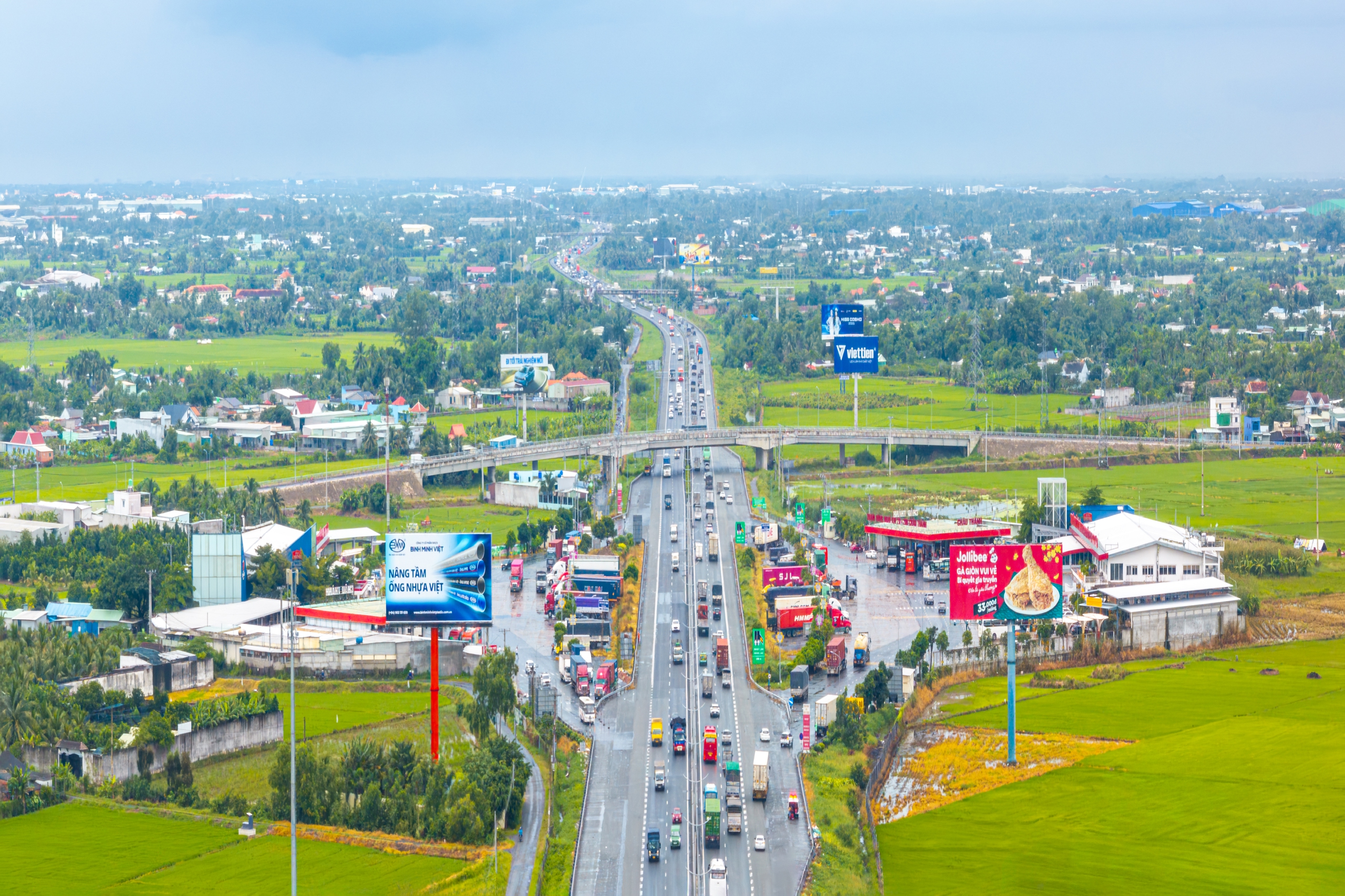 Cao tốc TP.HCM đi miền Tây trước ngày được mở rộng- Ảnh 5. Cao tốc TP.HCM đi miền Tây trước ngày được mở rộng- Ảnh 5.