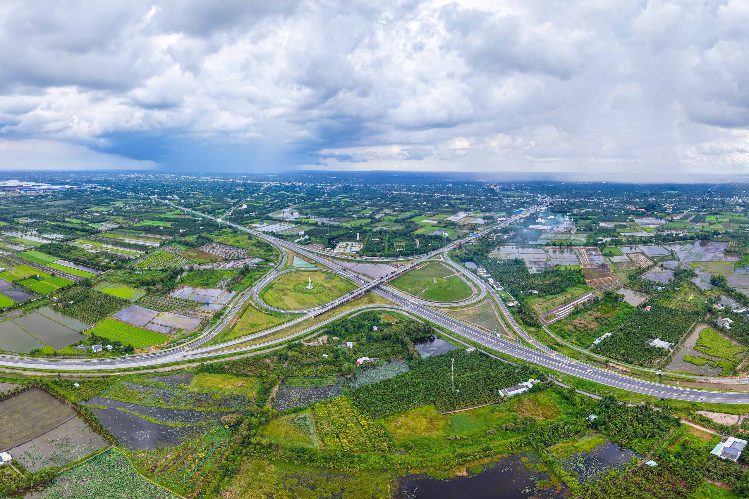 Cao tốc TP.HCM đi miền Tây trước ngày được mở rộng- Ảnh 7. Cao tốc TP.HCM đi miền Tây trước ngày được mở rộng- Ảnh 7.