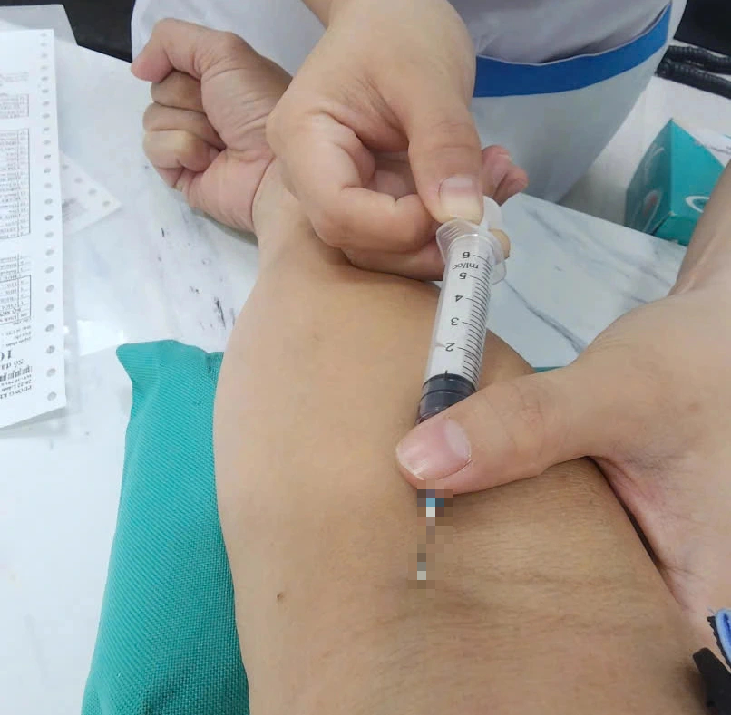 Hơn 63% người cao tuổi đi khám phát hiện tăng huyết áp 2 Hơn 63% người cao tuổi ở TP.HCM bị tăng huyết áp: Báo động bệnh mạn tính - Ảnh 2.