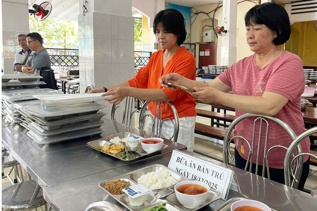 Vụ suất ăn bán trú bị tố chỉ vài viên thịt: Học sinh lên tiếng - 2