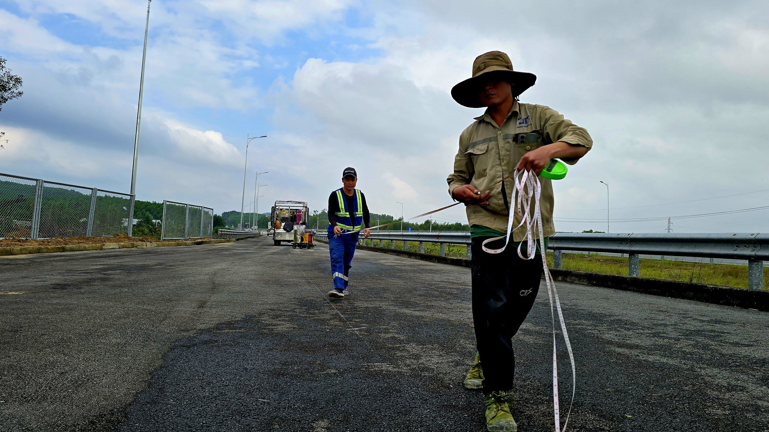 Điểm dừng xe đầu tiên trên cao tốc Đà Nẵng - Quảng Ngãi sắp khai thác - Ảnh 5. Điểm dừng xe đầu tiên trên cao tốc Đà Nẵng - Quảng Ngãi sắp khai thác - Ảnh 5.