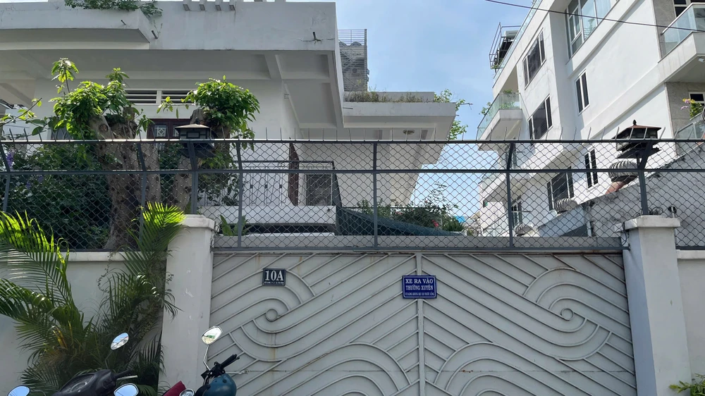 Căn nhà số 10A Cửu Long, phường Tân Sơn Hòa, TP.HCM. Ảnh: SONG MAI vu-15-nam-di-kien-doi-nha-thang-kien-tiep-tuc-cho-nguoi-duoc-thi-hanh-an-van-chua-duoc-giao-nha-2.jpg