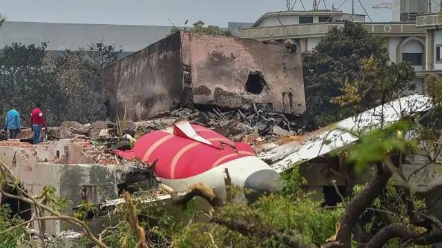 Vừa tìm thấy chiếc máy bay mất tích 13 năm- Ảnh 2.