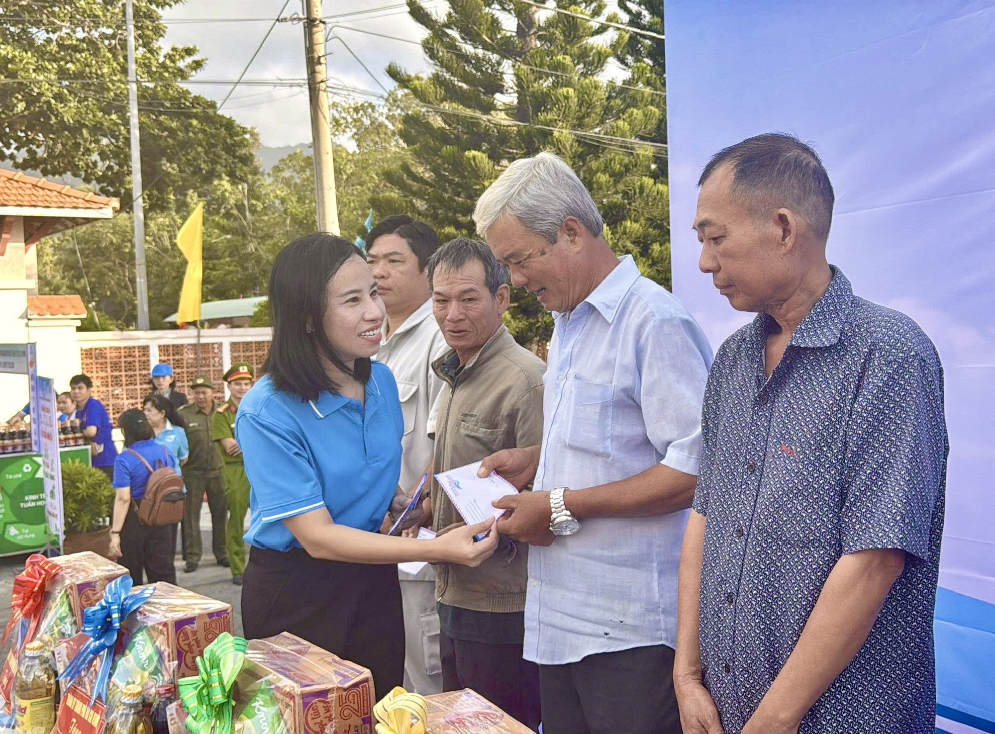 - Ảnh 2. - Ảnh 2.